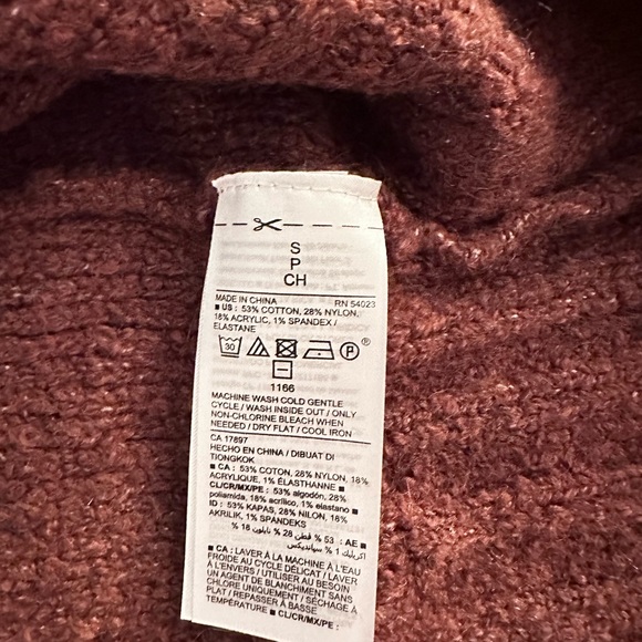 Old Navy. Oversized sweater. Size small. - Picture 4 of 4